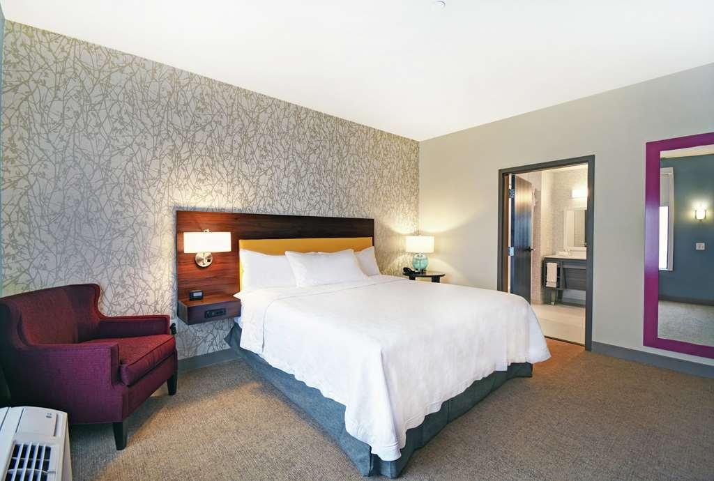Home2 Suites By Hilton Белойт Стая снимка