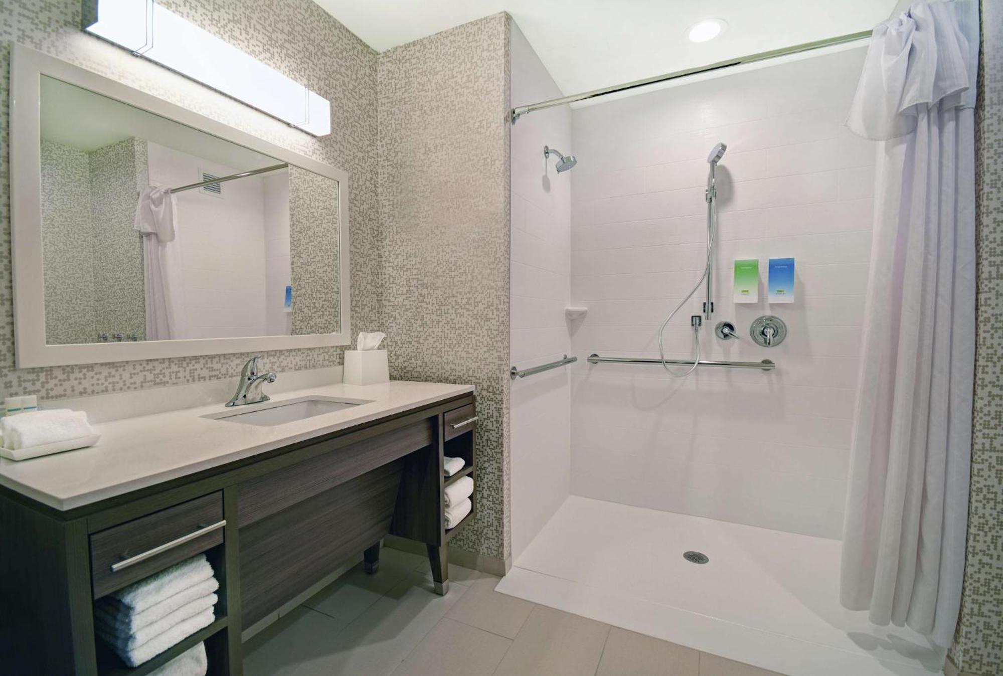 Home2 Suites By Hilton Белойт Екстериор снимка