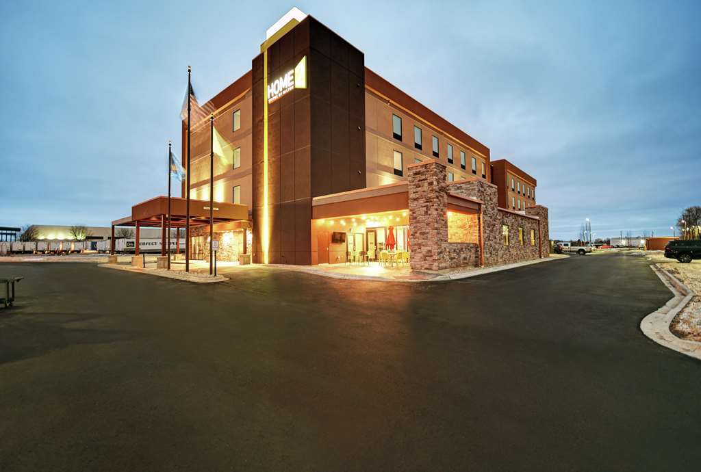 Home2 Suites By Hilton Белойт Екстериор снимка